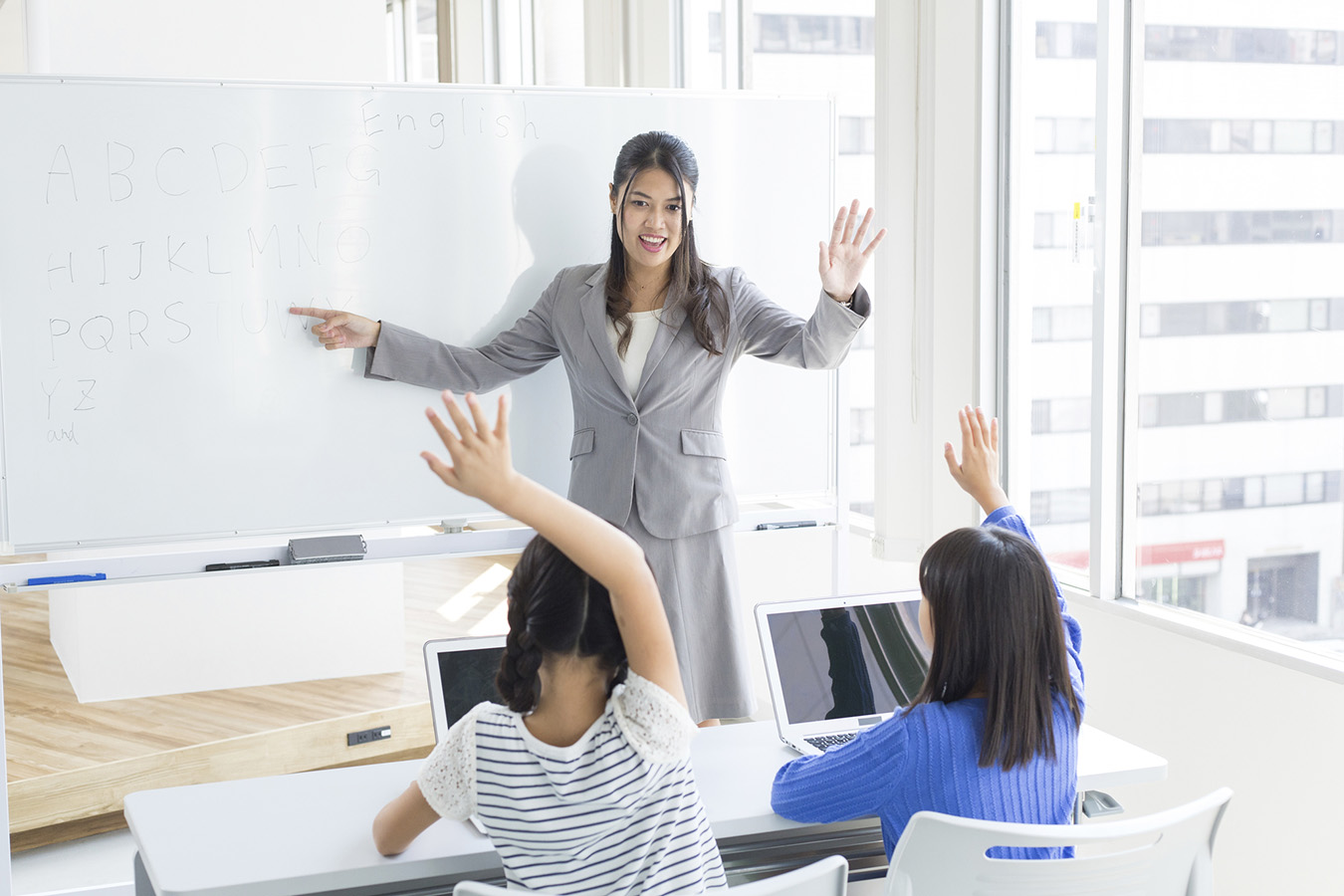 為什麼他們的英語比我們好？馬來西亞、菲律賓的英語教育政策及教材解密